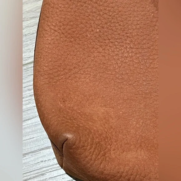 Used- Madewell The Small Transport Crossbody in Nubuck Leather: Rainbow Strap - Picture 11 of 17